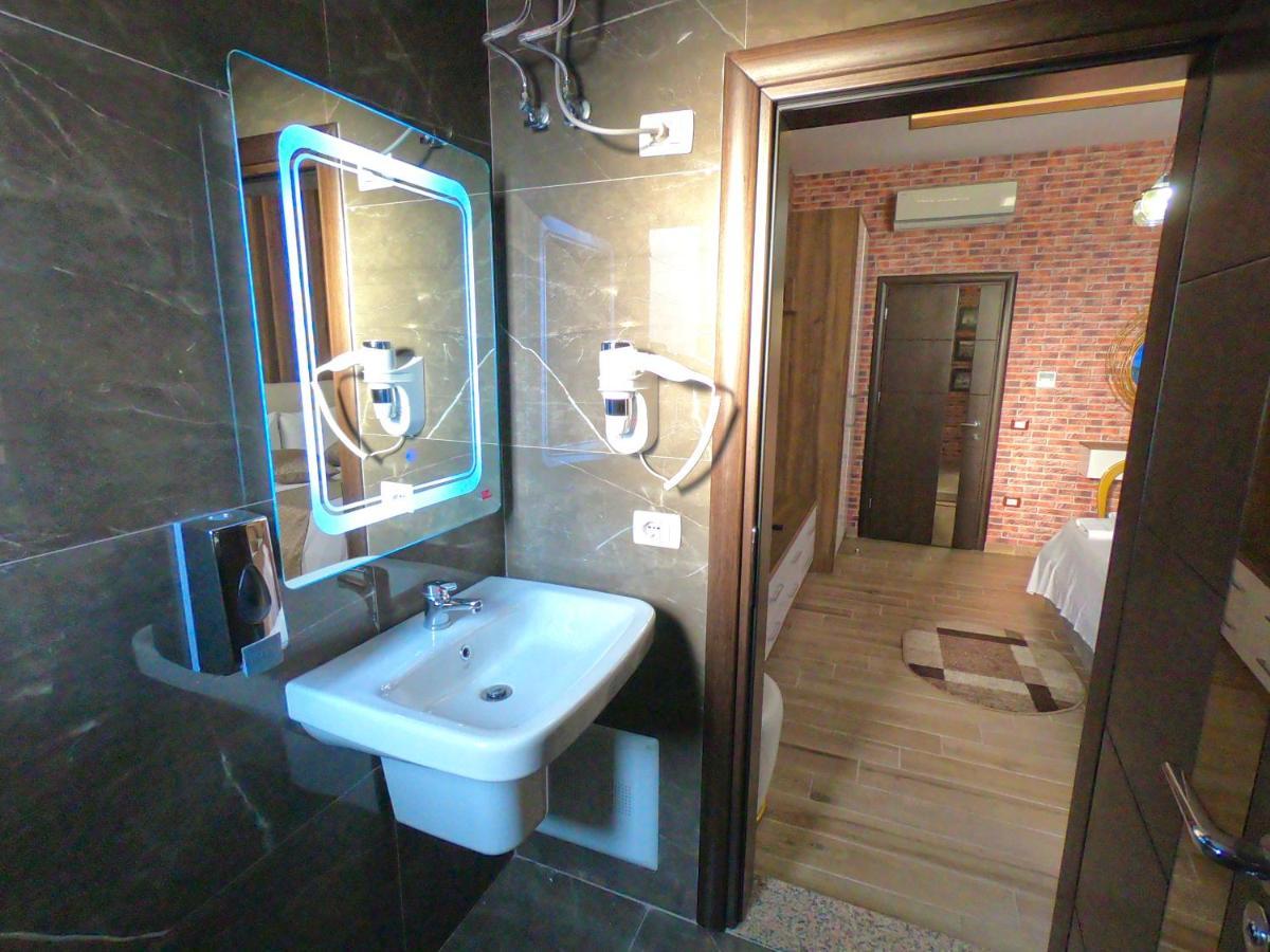 Hotel St.Pauli Shkoder Ngoại thất bức ảnh