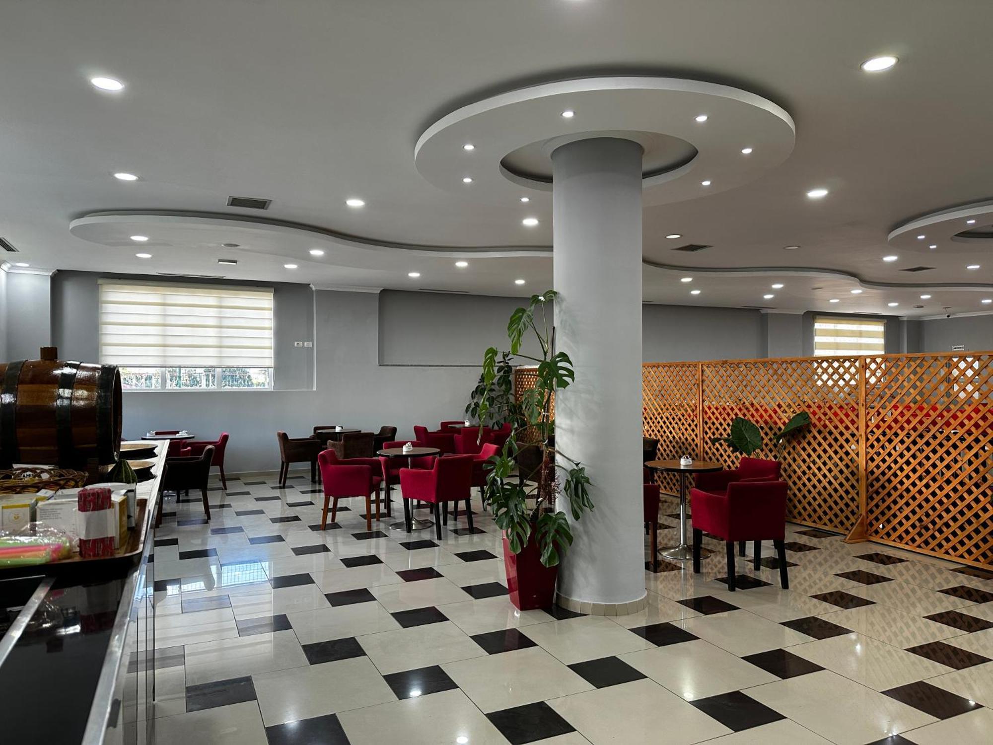 Hotel St.Pauli Shkoder Ngoại thất bức ảnh
